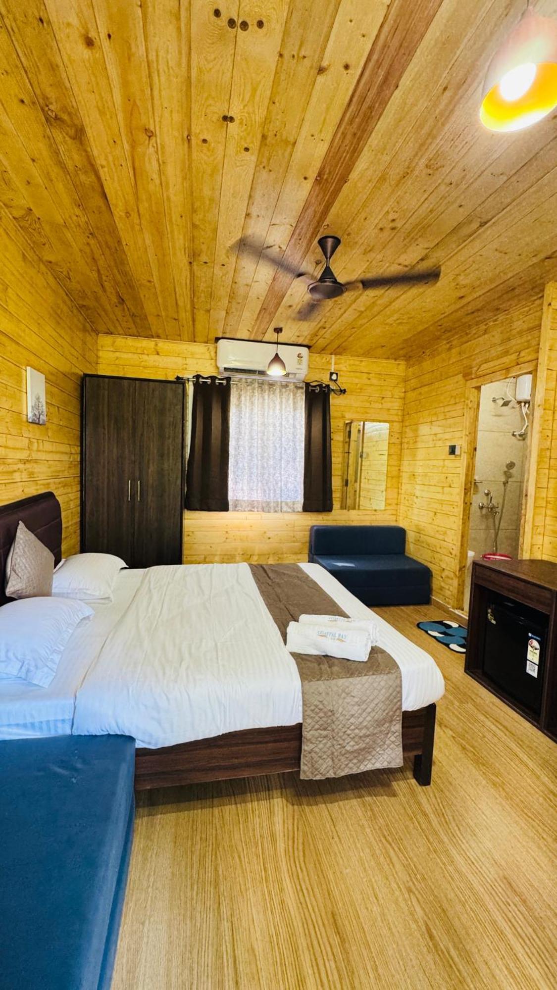Coastal Bay Inn Алібаґ Екстер'єр фото